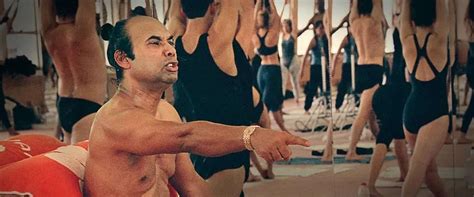 Bikram : yogi, gourou, prédateur