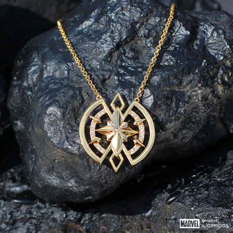 Collier Marvel Captain Marvel