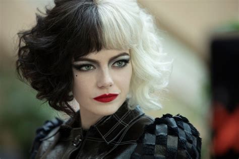 Emma Stone dans Cruella