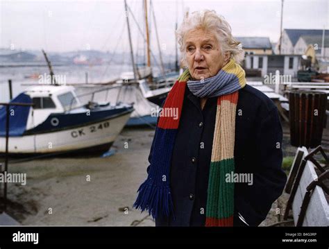 Joan Hickson dans le rôle de Miss Marple