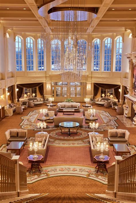 Lobby du Disneyland Hotel