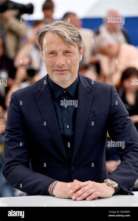 Mads Mikkelsen dans le film Arctique