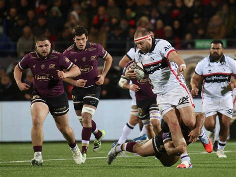 Petit marque le troisième but