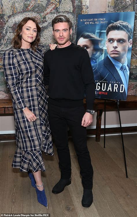 Richard Madden et Keeley Hawes dans Bodyguard