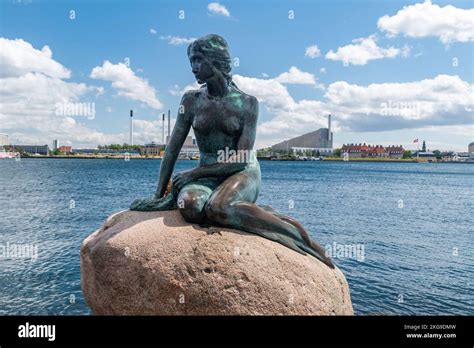 statue de la petite sirene